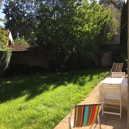 Maison Chevreuse, Bed & Breakfast Magny-les-Hameaux